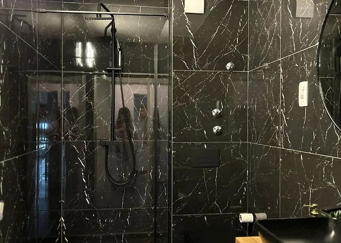 Pensión Aaa Luxury Split