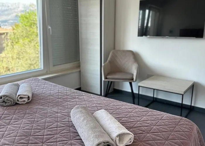 Aaa Luxury Pensjonat 3*