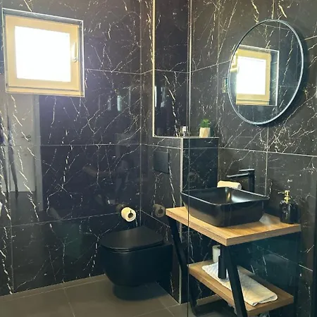 Aaa Luxury Guest house *