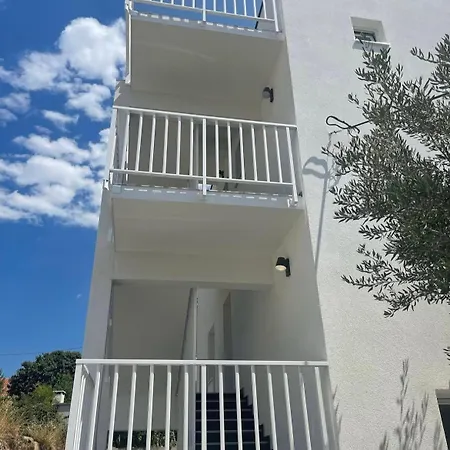 Guest house Aaa Luxury