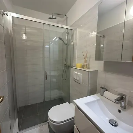 Aaa Luxury With Pool 3* Split