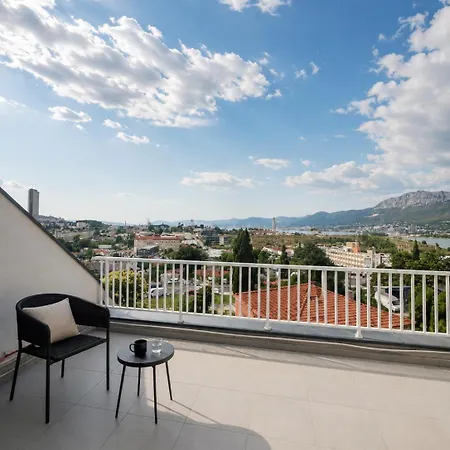 Aaa Luxury With Pool Split