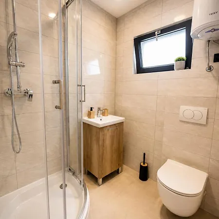 Aaa Luxury With Pool Split