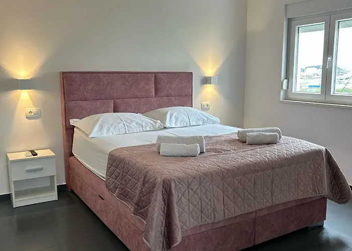 Aaa Luxury Guest house