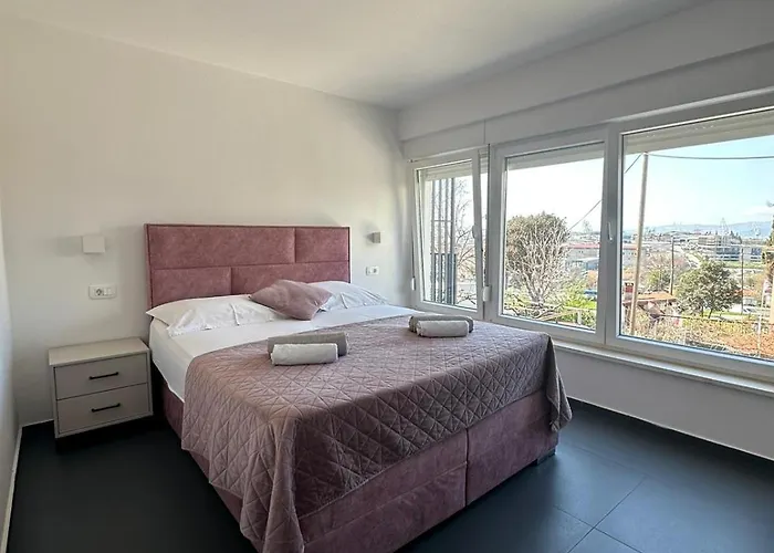 Aaa Luxury 3*