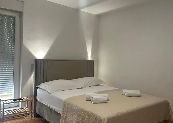 Aaa Luxury 3* Split