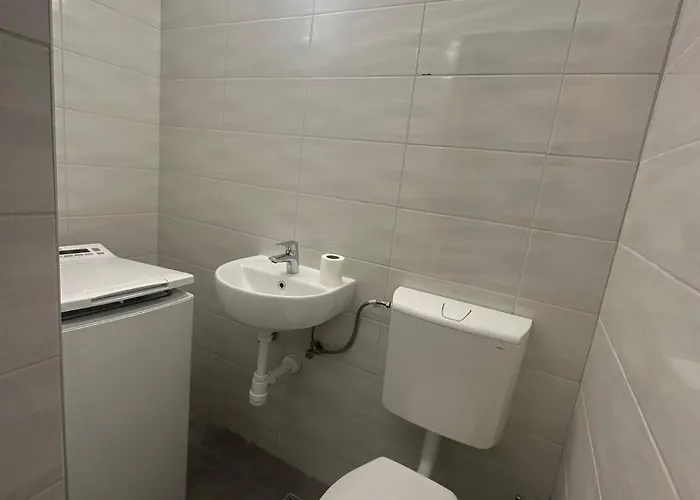 Pensión Aaa Luxury 3*